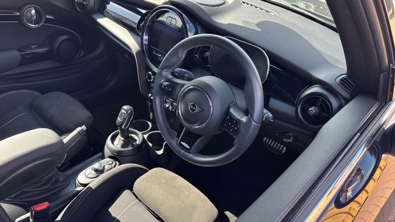 MINI Hatchback 1.5 Cooper Sport 3dr Auto Petrol Hatchback